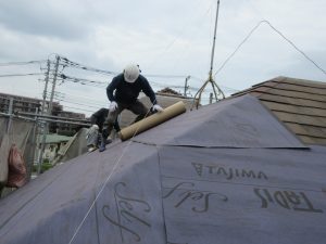 パミールの屋根表面のめくれに対する「正しい対処は葺き替えOR重ね葺き」です！